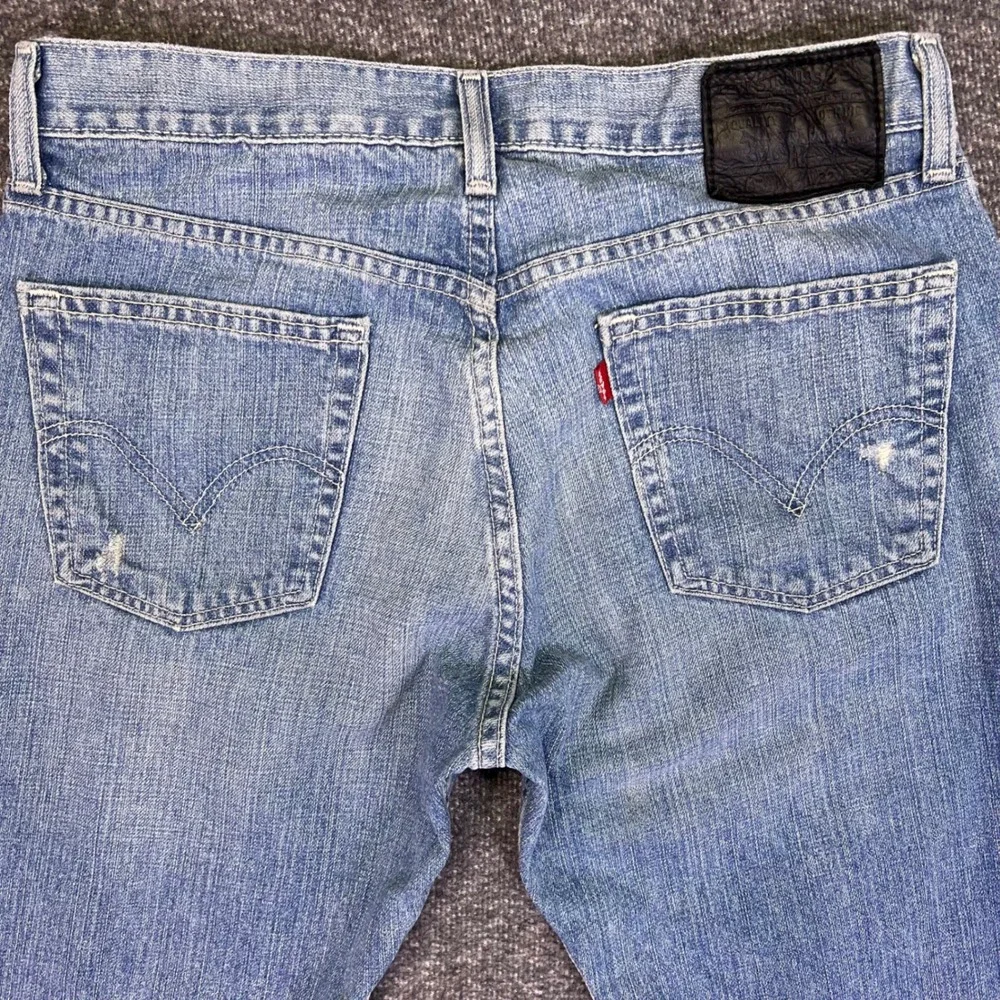 Levis 514 Slim Straight Mens 32x33 Blue Distressed Casual Rugged Denim Jeans
